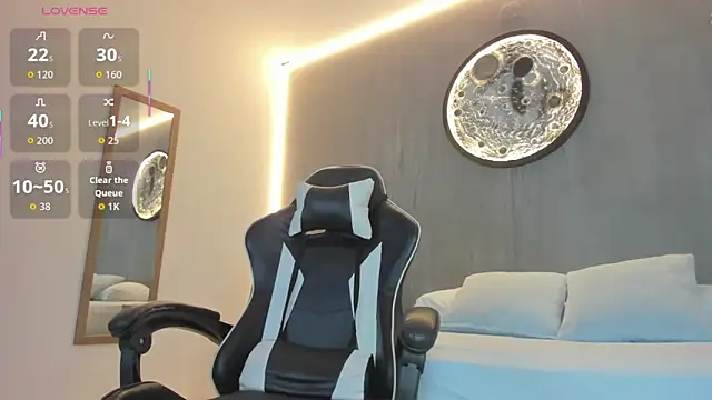 luccia smith online show from October 28, 2:56 am