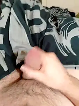 Snapshot of chrisdic27 chatting on February 26, 9:37 pm chrisdic27 online show from February 26, 9:37 pm