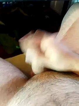 Snapshot of chrisdic27 chatting on February 17, 9:17 am chrisdic27 online show from February 17, 9:17 am