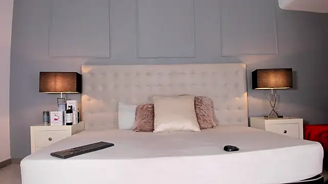 Snapshot of KellyRooss chatting on September 20, 12:10 pm KellyRooss online show from September 20, 12:10 pm