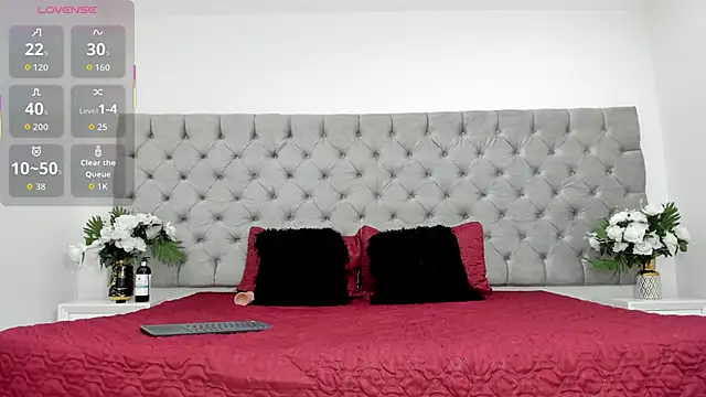 Snapshot of KellyRooss chatting on October 10, 7:25 pm KellyRooss online show from October 10, 7:25 pm