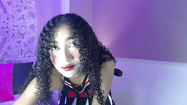 Snapshot of PetiteLuxury chatting on October 16, 11:51 am PetiteLuxury online show from October 16, 11:51 am