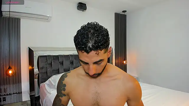 Snapshot of MARC_THOMPSON_ chatting on September 14, 1:06 am MARC THOMPSON online show from September 14, 1:06 am