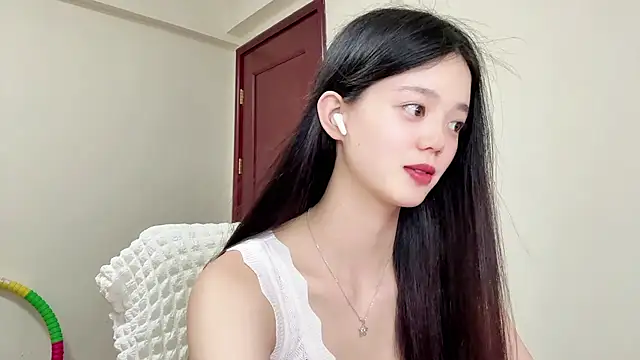 Snapshot of Nicole-13 chatting on July 5, 10:11 am Nicole-13 online show from July 5, 10:11 am