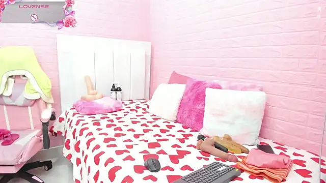 suzanhot 30 online show from March 6, 8:26 pm