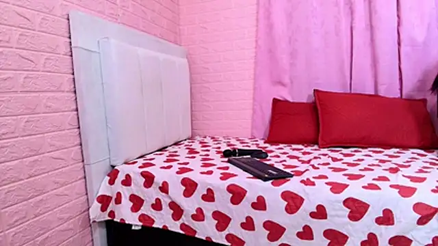 suzanhot 30 online show from August 1, 8:29 pm