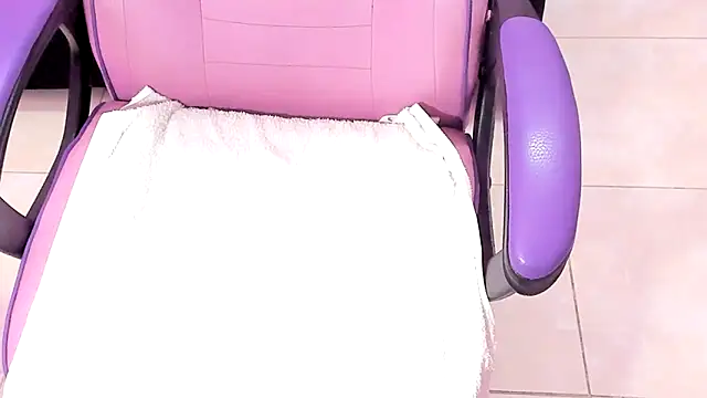 Snapshot of latin_doll_squirts chatting on October 3, 2:07 pm latin doll squirts online show from October 3, 2:07 pm