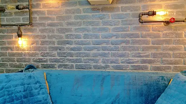 Julia Jae online show from July 4, 5:25 am