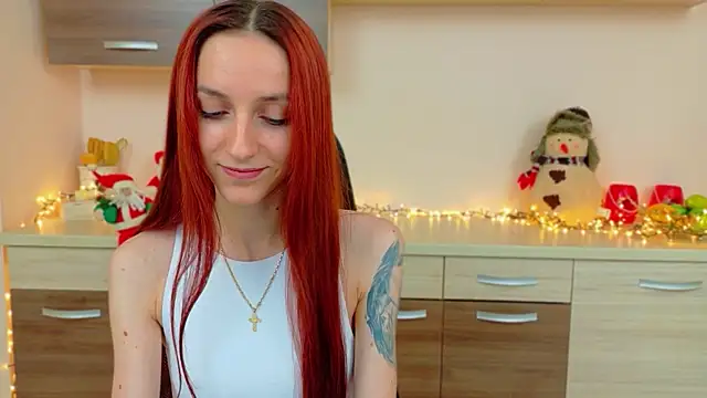 Julia Jae online show from December 16, 7:23 am