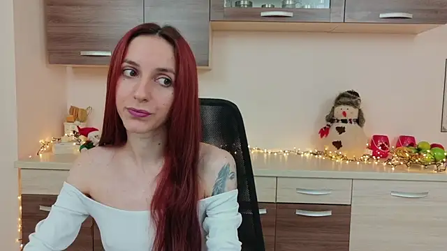 Julia Jae online show from December 14, 6:30 am