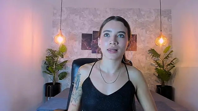 aitana baker  online show from December 17, 7:19 pm