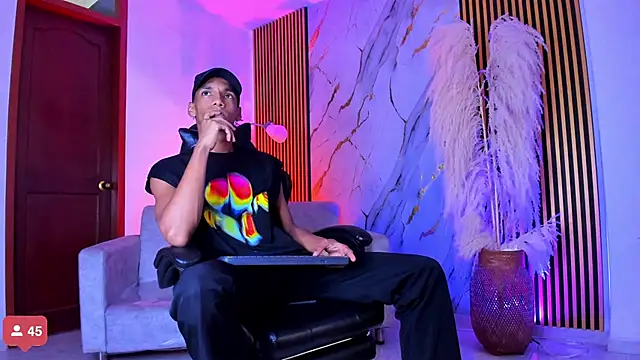 JulienSaint online show from November 13, 11:47 am