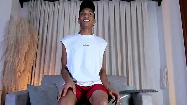 JulienSaint online show from March 14, 11:49 am