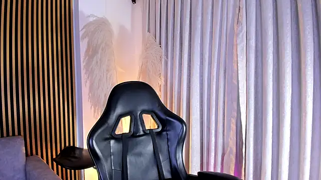 JulienSaint online show from March 22, 11:23 am