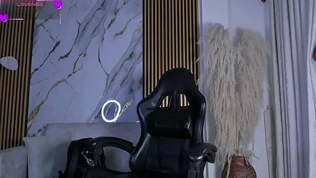 JulienSaint online show from April 5, 12:12 pm