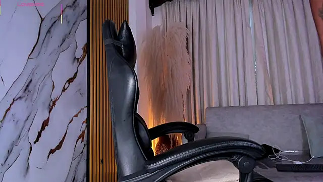 JulienSaint online show from February 20, 12:18 pm