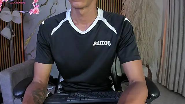 JulienSaint online show from March 6, 12:22 pm