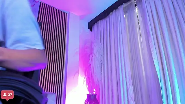 JulienSaint online show from November 3, 11:36 am