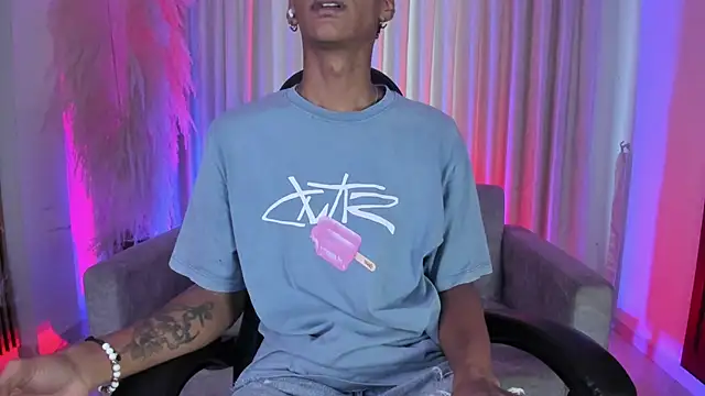 JulienSaint online show from January 10, 11:49 am