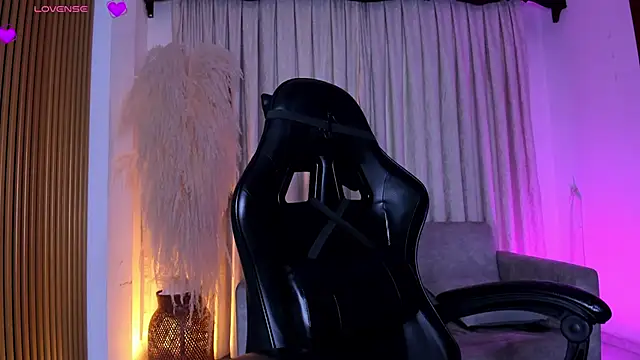 JulienSaint online show from February 21, 11:34 am