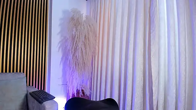 JulienSaint online show from February 27, 12:05 pm