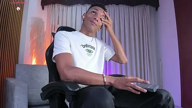 JulienSaint online show from February 1, 11:52 am