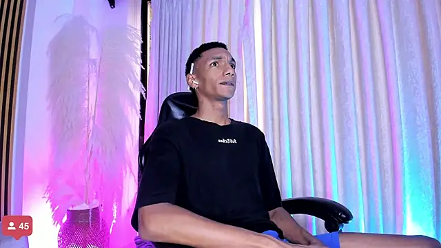 JulienSaint online show from November 12, 12:20 pm