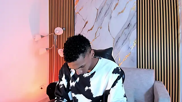 Snapshot of JulienSaint chatting on October 3, 12:28 pm JulienSaint online show from October 3, 12:28 pm