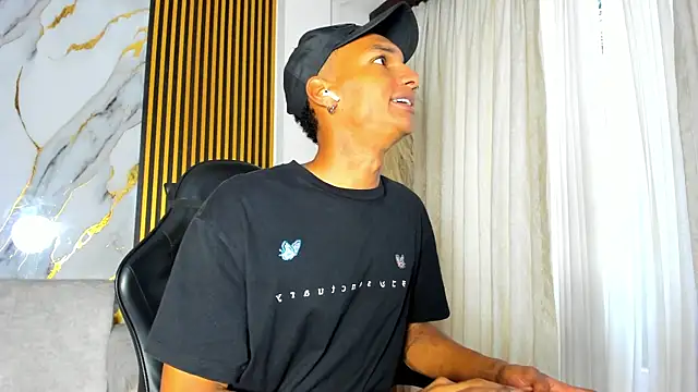 JulienSaint online show from November 28, 12:27 pm