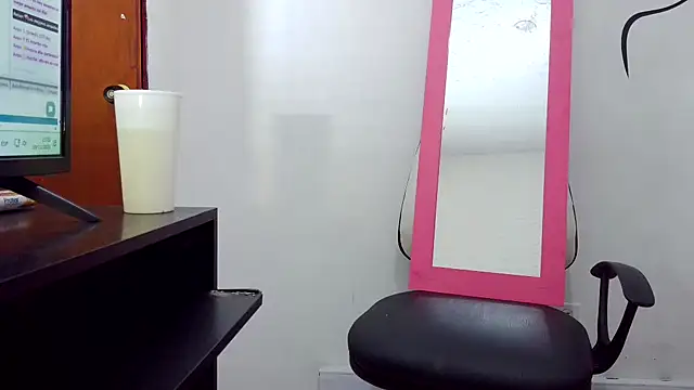 Snapshot of felipecams123 chatting on November 30, 2:23 am felipecams123 online show from November 30, 2:23 am