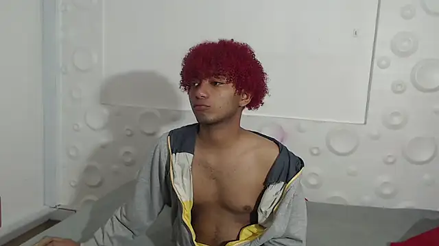 Snapshot of felipecams123 chatting on November 22, 1:04 am felipecams123 online show from November 22, 1:04 am