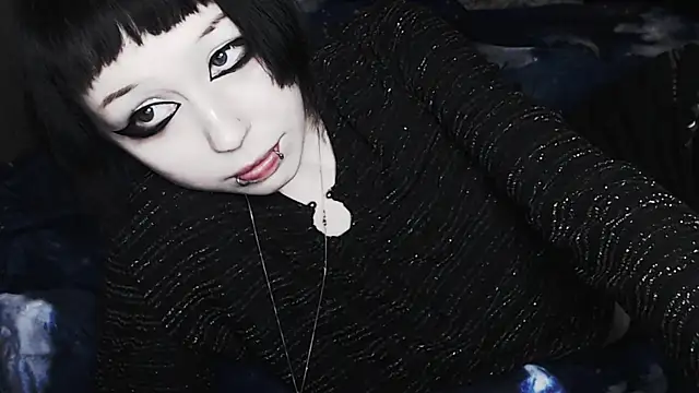  LUCY LAVE online show from November 4, 4:38 am