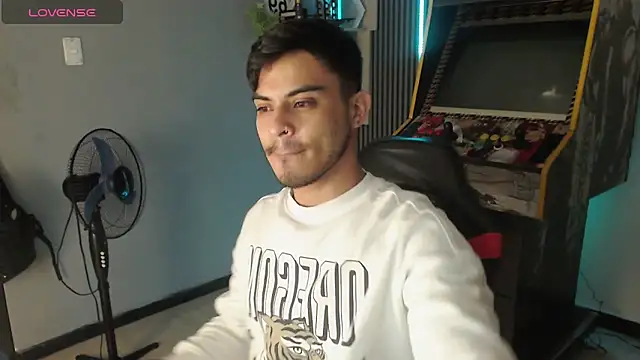 Bastian MCcormick online show from November 23, 4:11 am