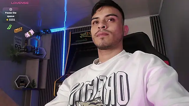 Bastian MCcormick online show from November 29, 1:00 pm