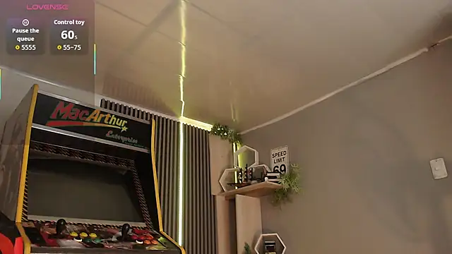 Bastian MCcormick online show from September 18, 3:26 pm