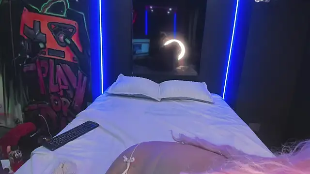 SamanthaaReed online show from December 20, 4:26 am