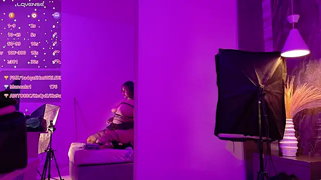 SamanthaaReed online show from September 19, 3:32 am