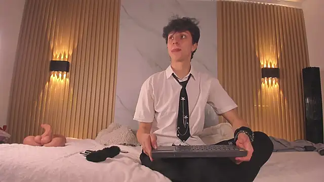 IM DAREN online show from November 12, 3:21 am