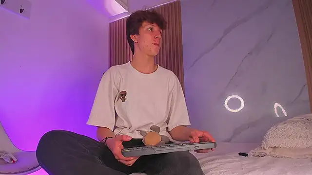 IM DAREN online show from November 10, 3:22 am