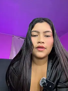 Snapshot of LunaaRosse chatting on June 30, 2:33 am LunaaRosse online show from June 30, 2:33 am
