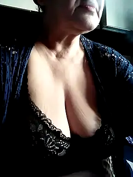 Troiavaca online show from April 18, 2:08 pm