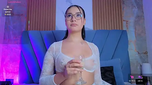 Snapshot of nathalia_koch_ chatting on December 2, 7:48 pm nathalia koch online show from December 2, 7:48 pm