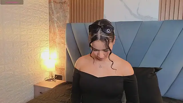 nathalia koch  online show from April 4, 8:59 pm