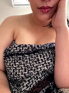 Snapshot of Bold-arabic-vibes chatting on December 2, 1:57 pm Bold-arabic-vibes online show from December 2, 1:57 pm