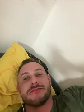 Snapshot of max19czech chatting on April 13, 1:20 am max19czech online show from April 13, 1:20 am