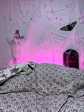 Snapshot of Ariana2017 chatting on October 24, 3:16 am Ariana2017 online show from October 24, 3:16 am