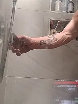 djcarey369159 online show from April 7, 6:10 pm