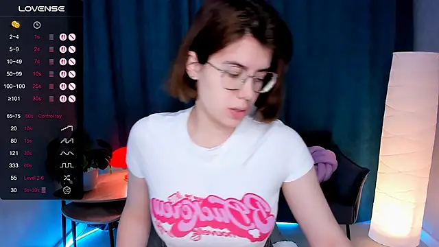 BellaCaress online show from November 30, 2:23 am