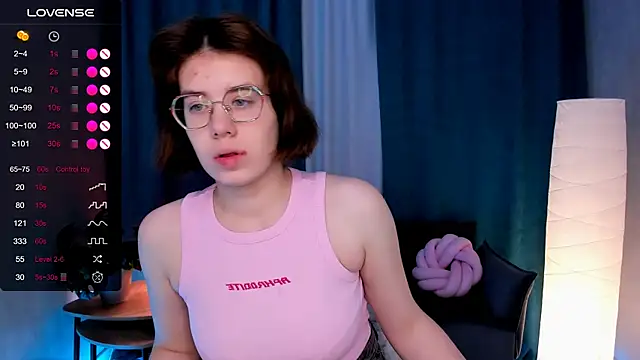 BellaCaress online show from December 3, 2:45 am