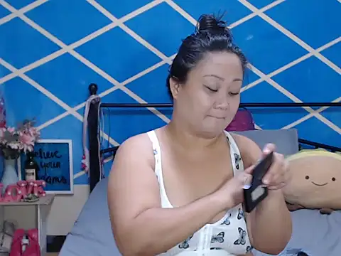 jengrey online show from September 9, 4:38 pm